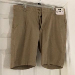 Men’s khaki shorts